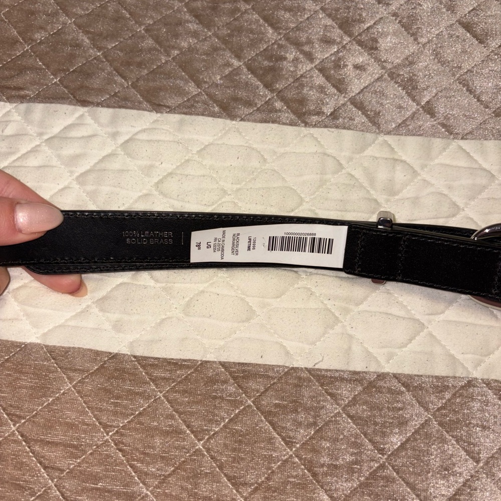 Aritzia Sleek Black Leather Belt - Picture 2 of 4